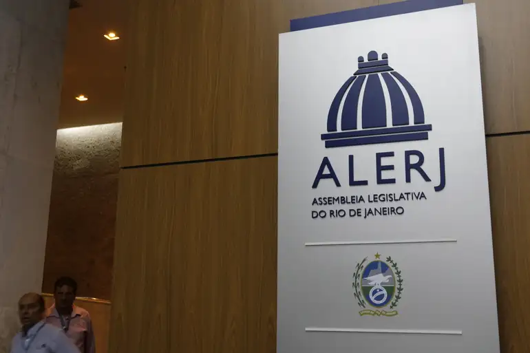 Alerj tem oito deputados atingidos por escândalos em 10 meses