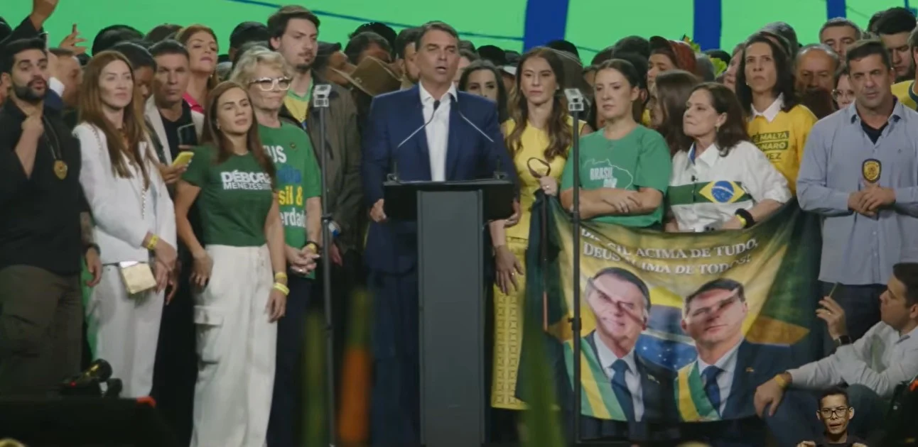 Com Milei e vídeo de Michelle, PL lança Flávio Bolsonaro sem vice e sem alianças definidas