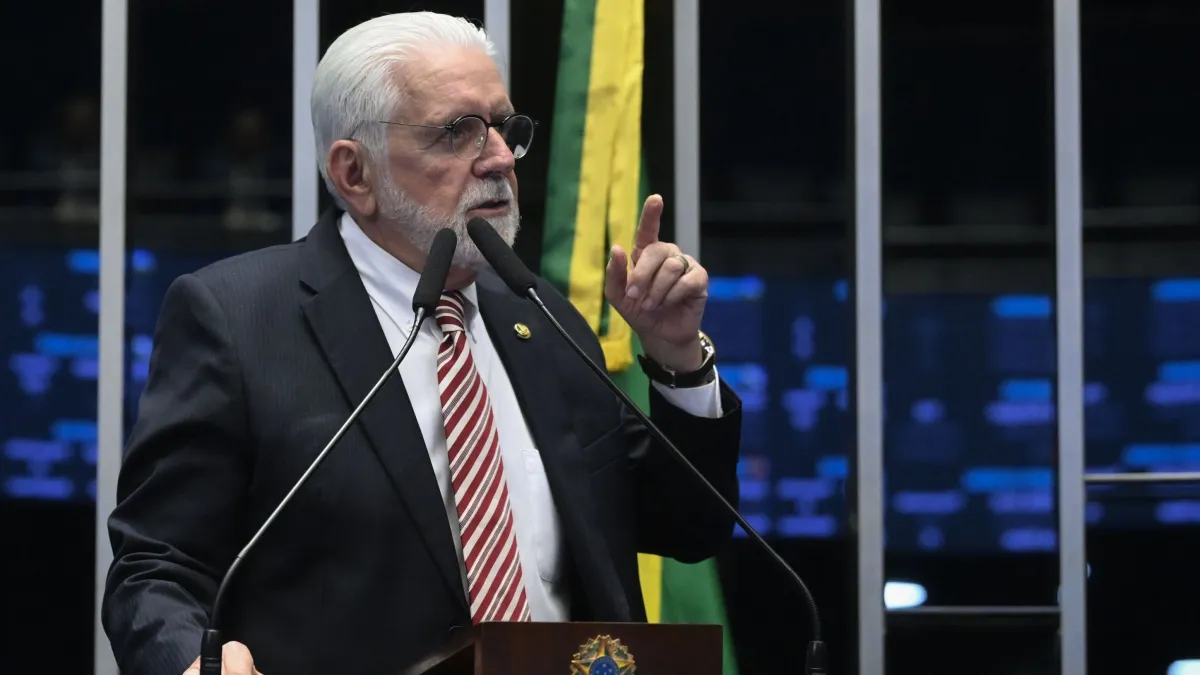 Dias antes de operação da PF, Jaques Wagner com Mendonça