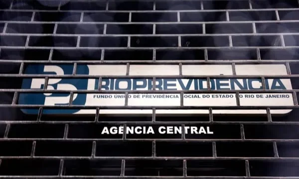 Estado do Rio aciona Justiça para recuperar R$ 616 milhões do Rioprevidência investidos em fundos do Banco Master