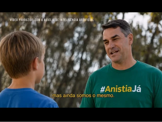Estranho patriota: Flávio aposta em inglês e estética americana em vídeo de campanha