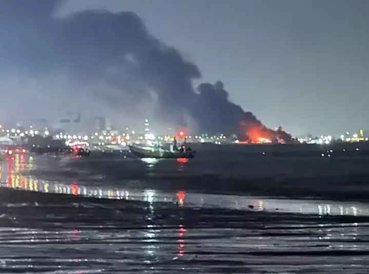 Irã é alvo de explosões após Trump declarar fim de acordo