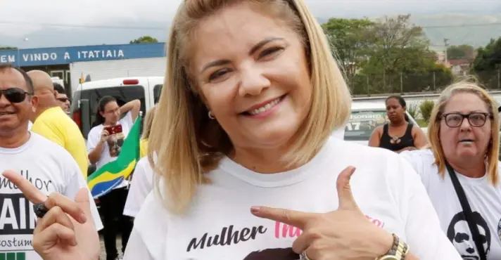 Justiça bloqueia R$ 227 mil de ex-esposa de Bolsonaro