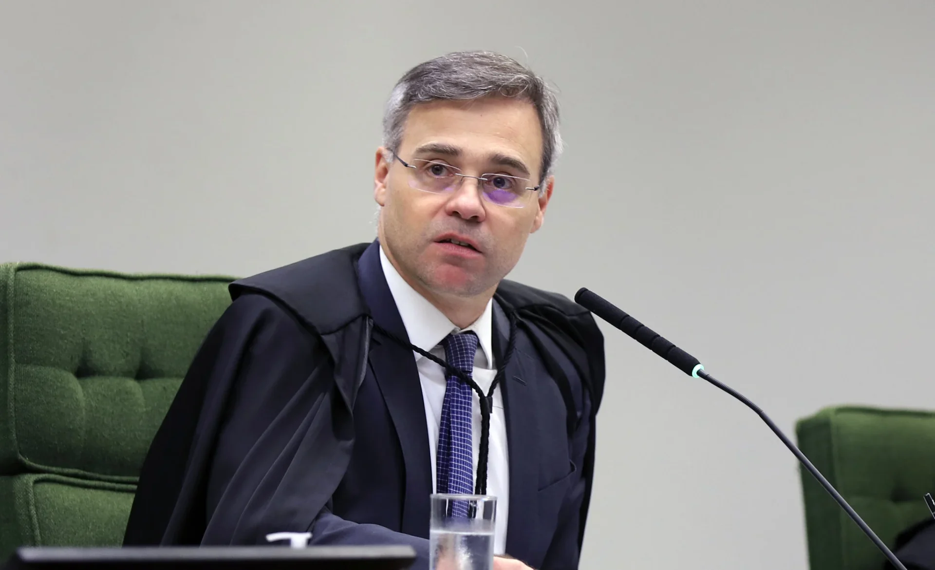 Mendonça autoriza inquérito da PF sobre financiamento do filme Dark Horse