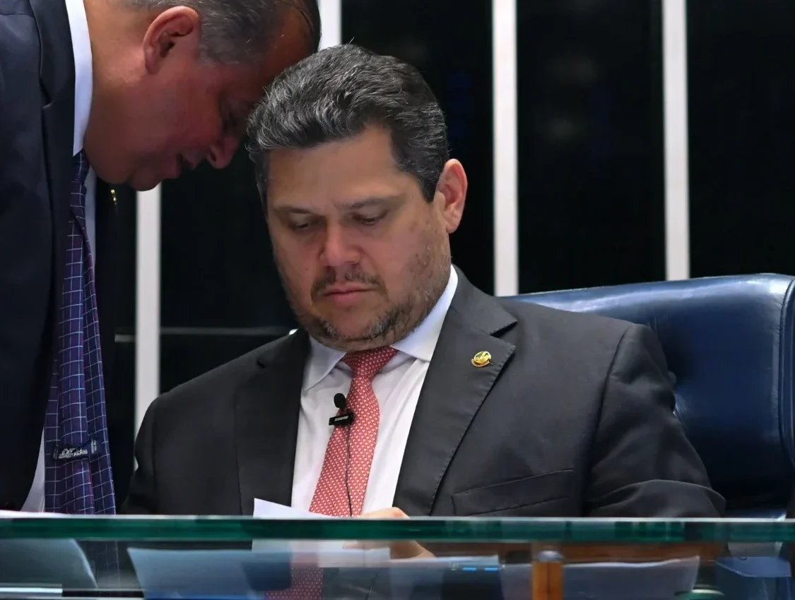 Mobilização dos caminhoneiros obriga Senado a aprovar MP do Frete