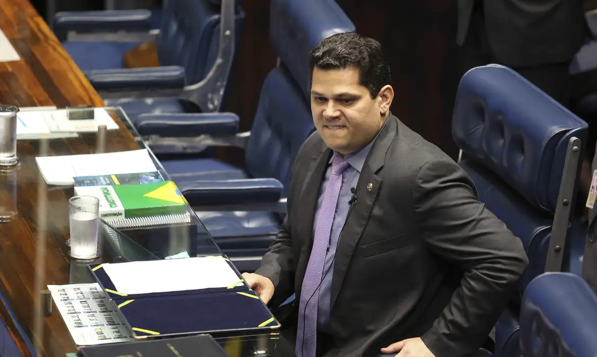 Nova reunião deve confirmar adiamento da PEC do fim da 6×1