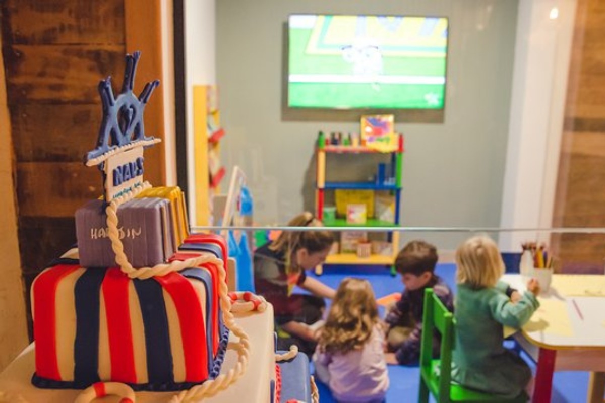 Onde comer com crianças em Santos? Veja restaurantes com espaço kids