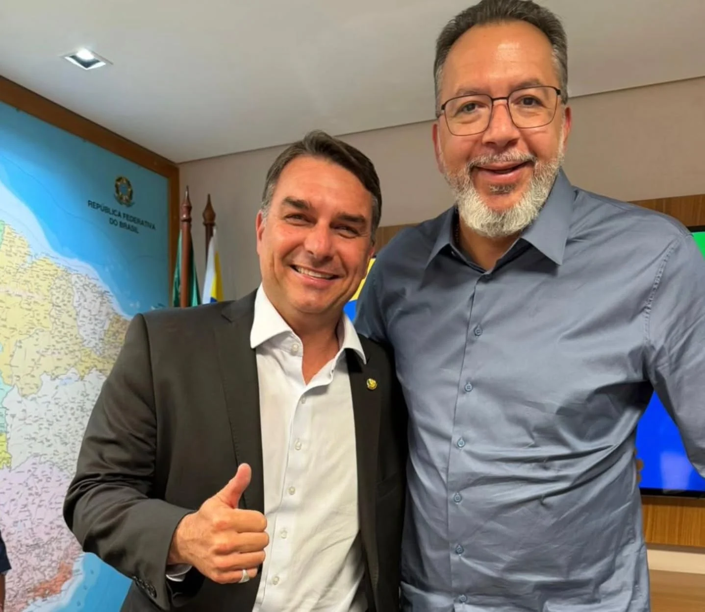 PF mira indicado ao Senado por Flávio Bolsonaro em investigação sobre lavagem em postos no RJ