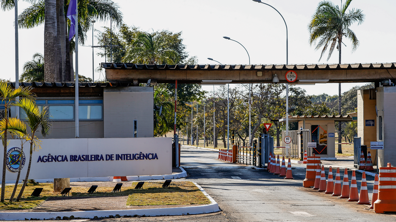 Servidores da Abin veem inteligência à deriva