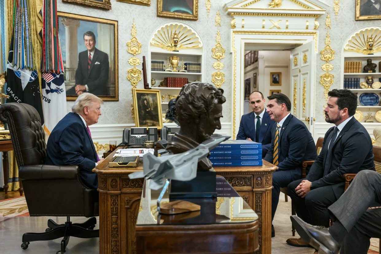 Trump oficializa ingerência na eleição brasileira com tarifaço