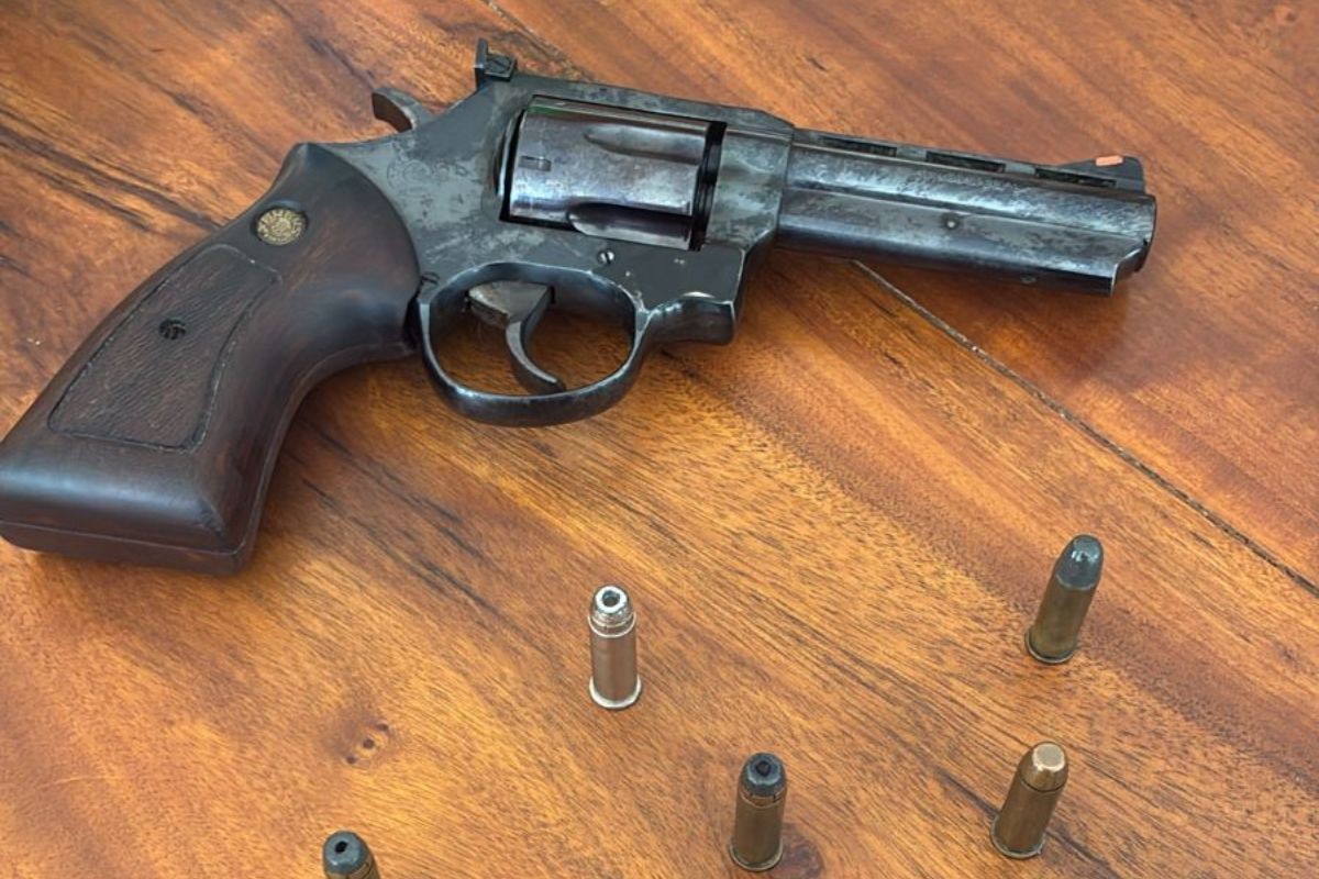 Venda de armas em Peruíbe: homem é preso com revólver no fogão