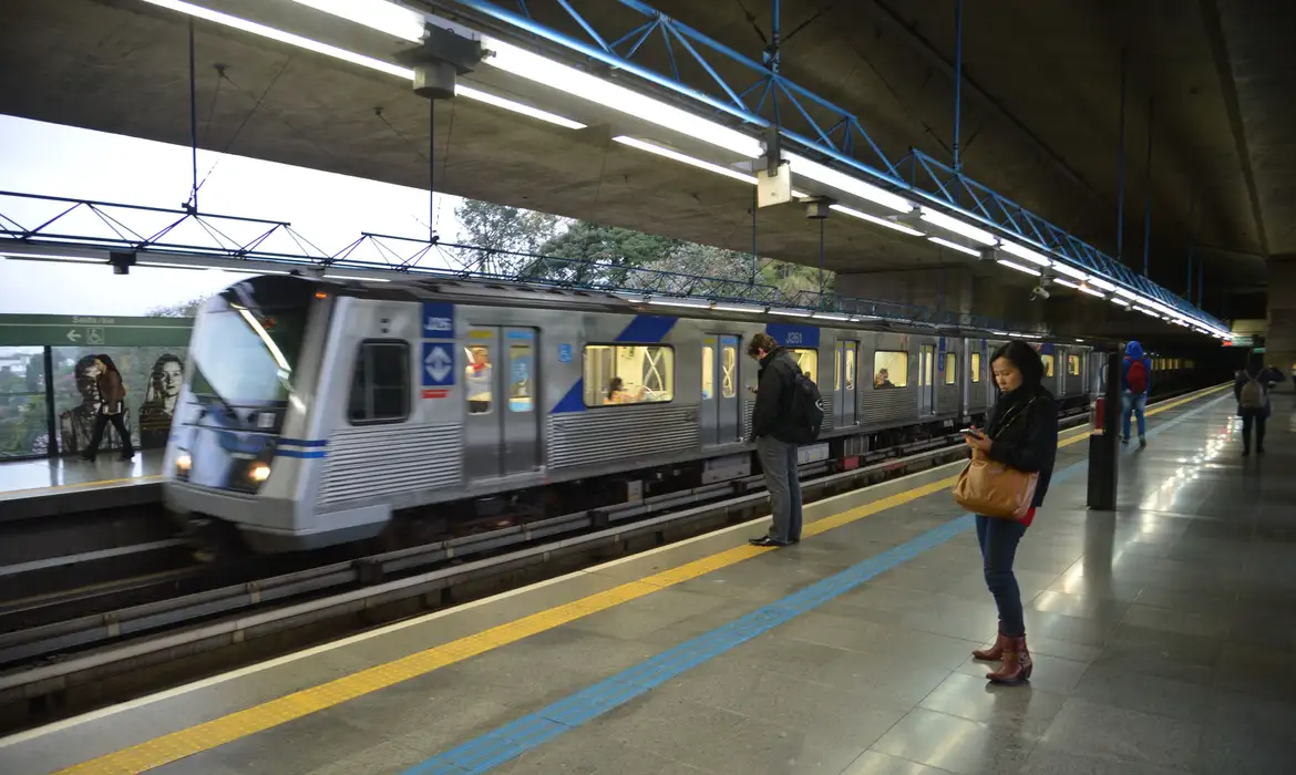 falhas em trens de SP crescem 27%
